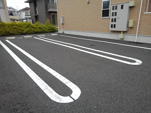 エレガンス 駐車場