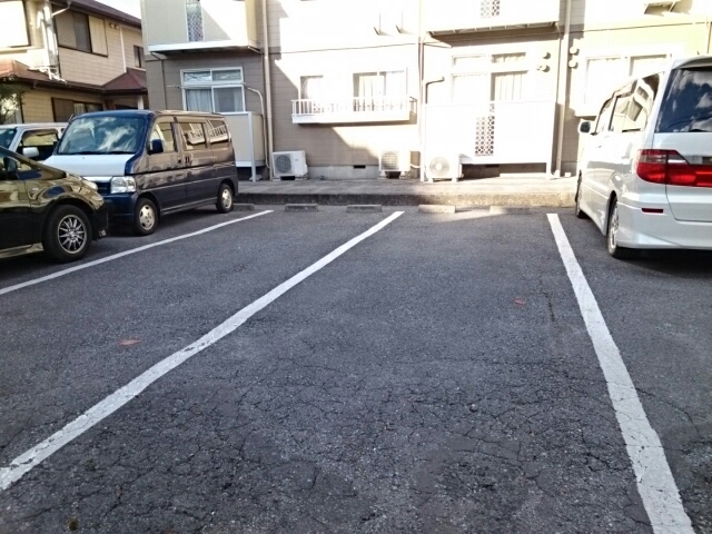 エルディム江曽島 駐車場