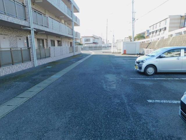 サンライトＣ 駐車場