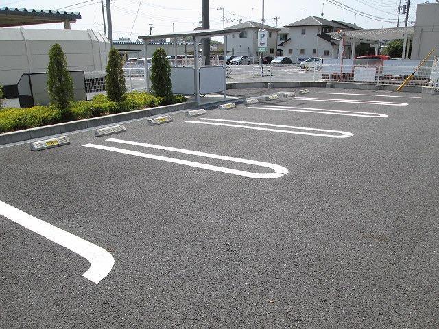 アーバンハイツ岩崎Ｆ 駐車場