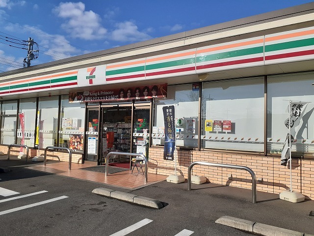 ソレーラⅡ セブンイレブン宇都宮岩曽東店まで700m