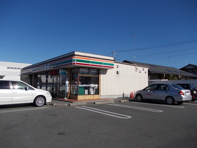 アザレア　五番館 セブンイレブン鶴田中央店まで600m
