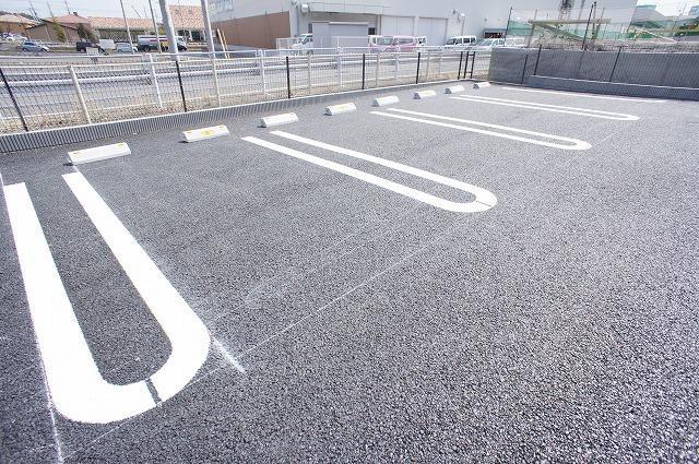 ジョアニーナＡ 駐車場