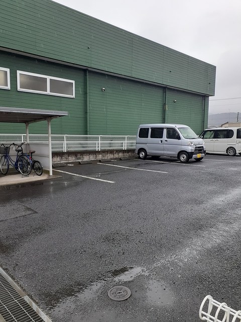 ヴィラ星の宮 駐車場