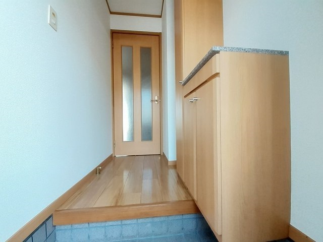 エミネンスＢ 玄関
