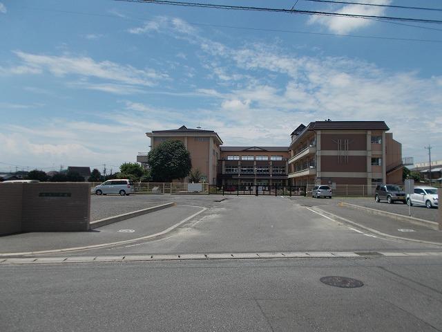 エミネンスＢ 田沼小学校まで1100m
