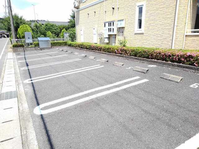 クリザンテェーモ 駐車場