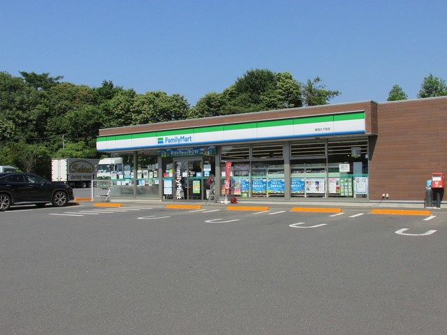 Ｅｌｅｇａｎｔ　Ｉ　Ａ ファミリーマート久下田店まで720m