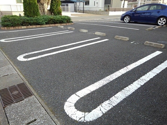 プロムナードＢ 駐車場
