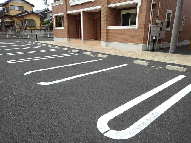アヴェニール　Ⅱ 駐車場