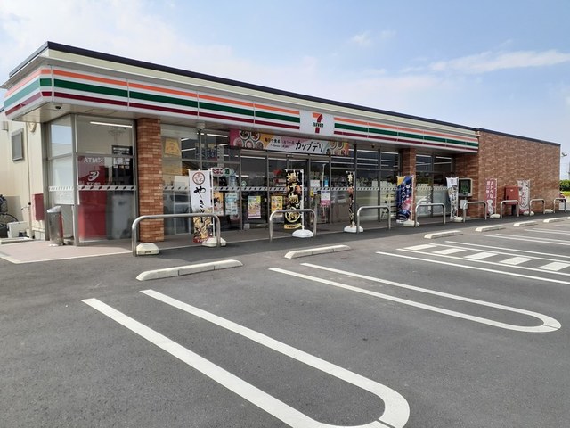 メゾン　ド　オーブＣ セブンイレブン藤岡店まで700m