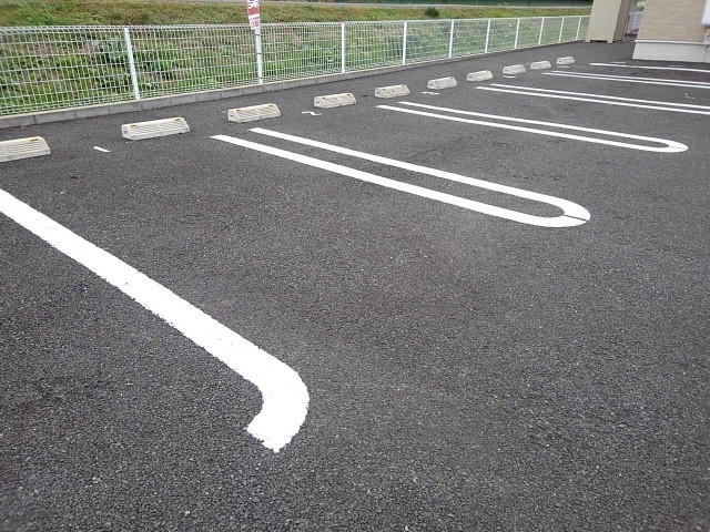 ラ・ルーチェＡ 駐車場