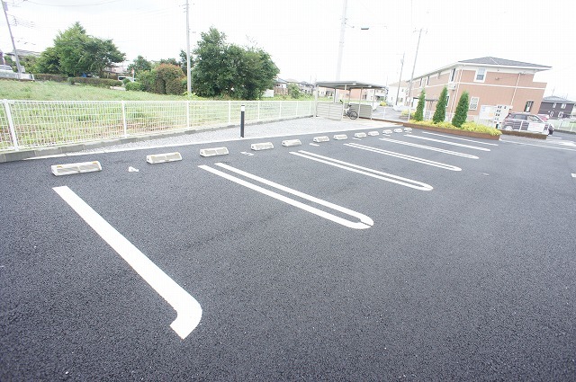 シャトーハイツＧ 駐車場