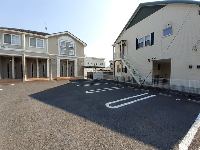 プラムⅡ 駐車場