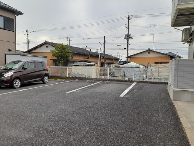 リバ－パ－ク 駐車場