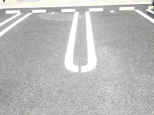 メゾン　シャルマン　Ａ 駐車場
