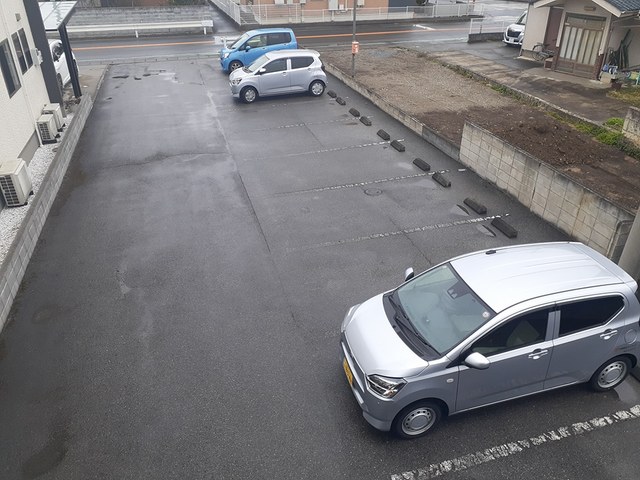 Ｋパレス 駐車場