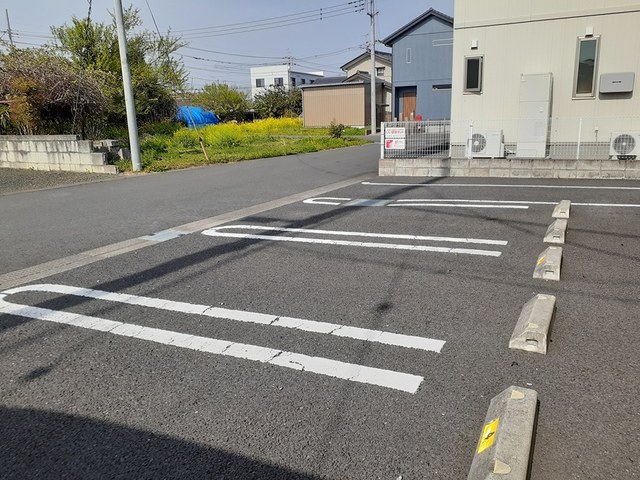 ドルフ・レーベン　Ⅱ 駐車場