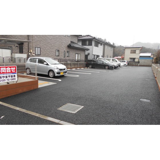 サンパティーク 駐車場