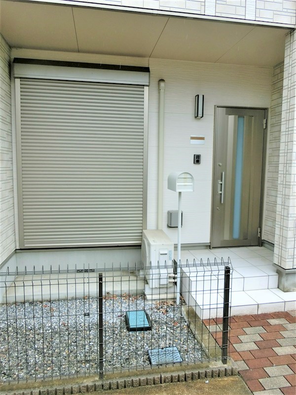 ＣＡＳＡ　ＤＯＭＡＮＩ 段差の少ないアプローチ。