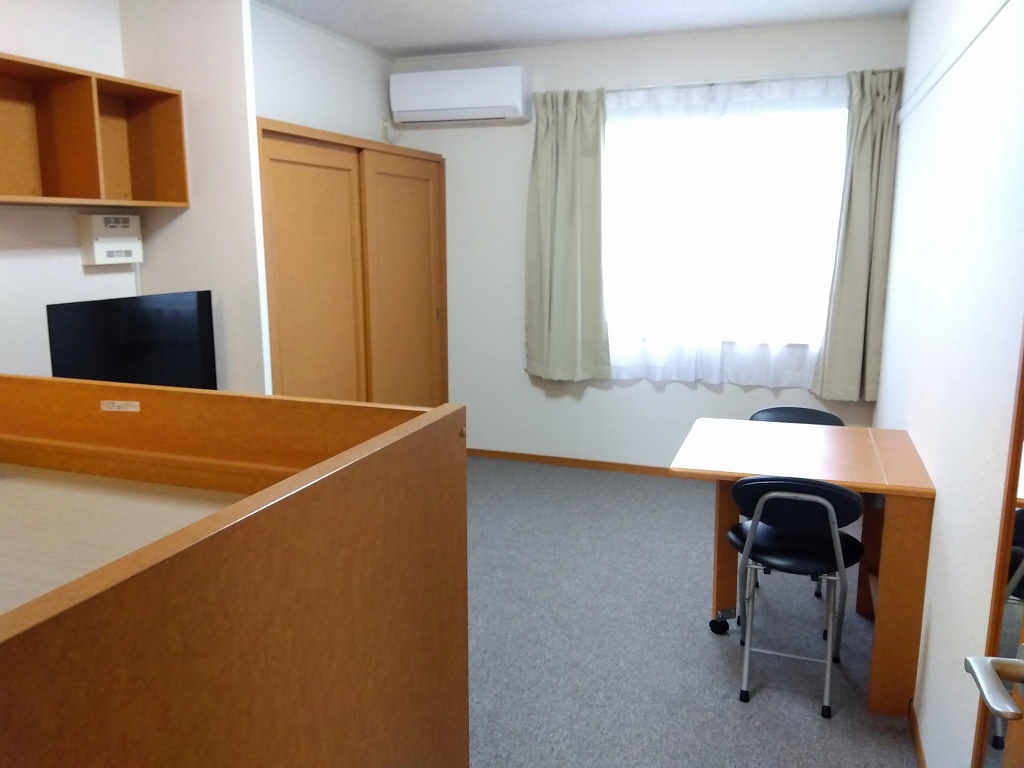 レオパレスラ　フォーレ一番館 リビング