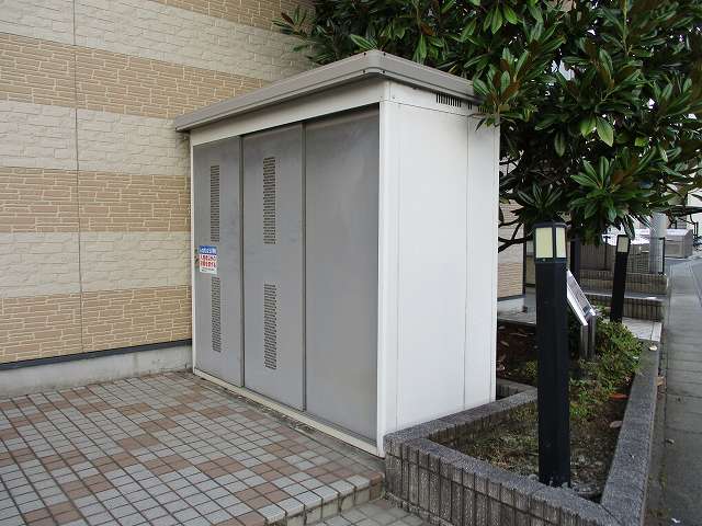 レオパレスエクセラン青葉Ⅱ 入居者様専用ゴミ庫です。