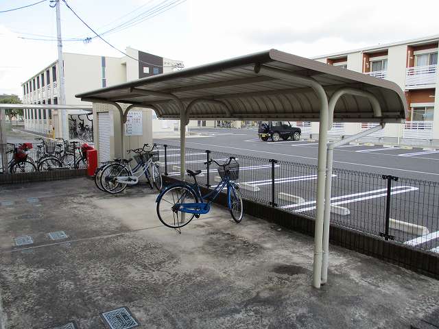 レオパレスエクセラン青葉Ⅱ 駐輪場