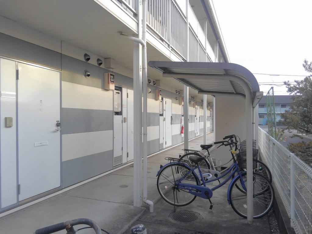 レオパレスセルリアン箱森 駐輪場