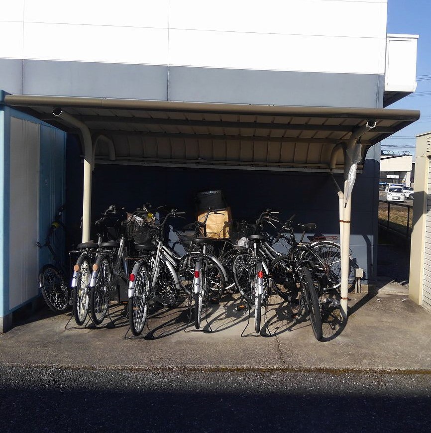 レオパレス富士 駐輪場