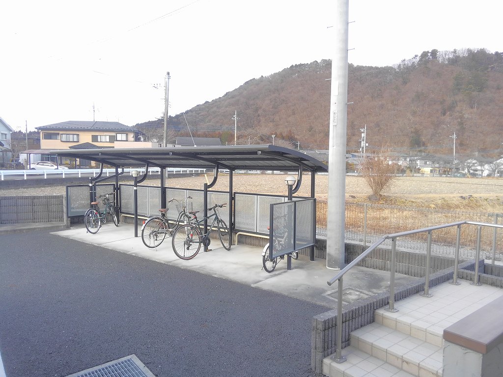 クレイノマリーメゾン 駐輪場