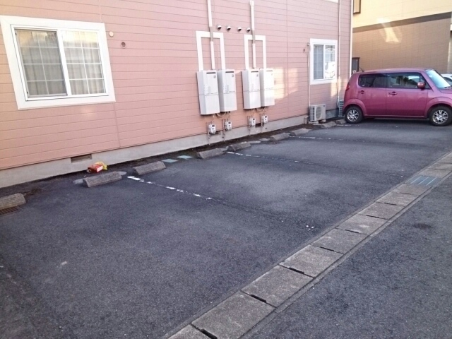 シャトーオオツカＣ 駐車場
