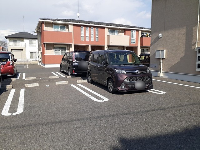 サプリーム　Ⅰ番館 駐車場