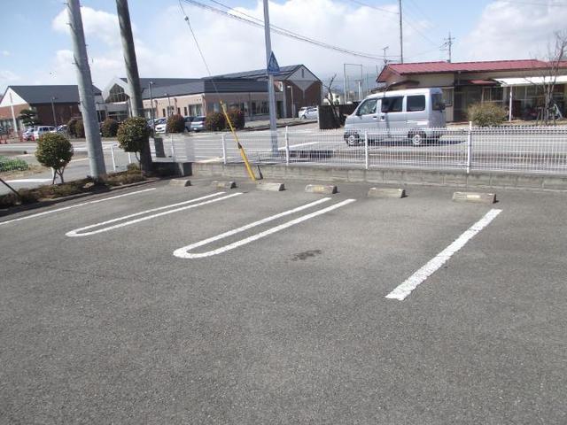 アステール 駐車場