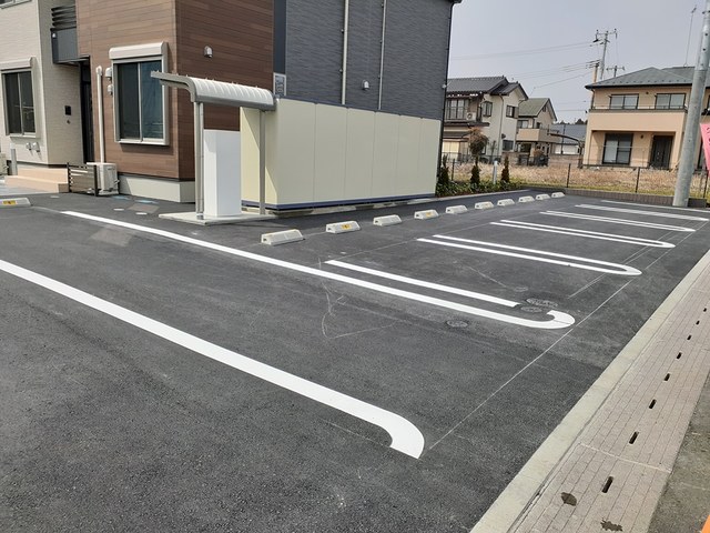 アイ・ソレイユ 駐車場