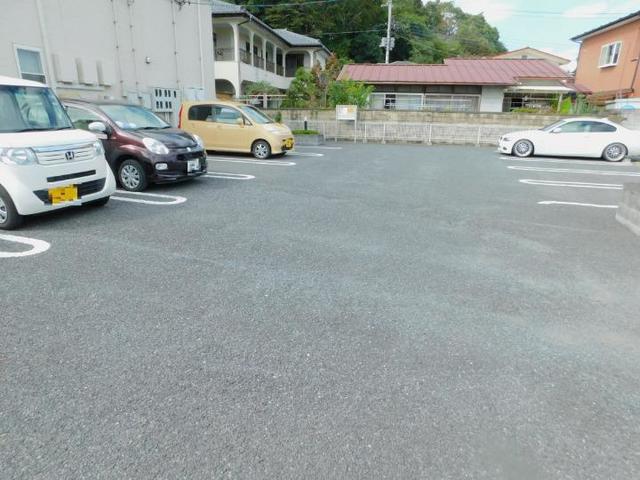 グリシーヌ 駐車場