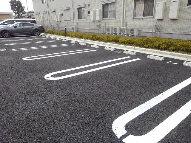 トゥインクル富田Ｂ 駐車場