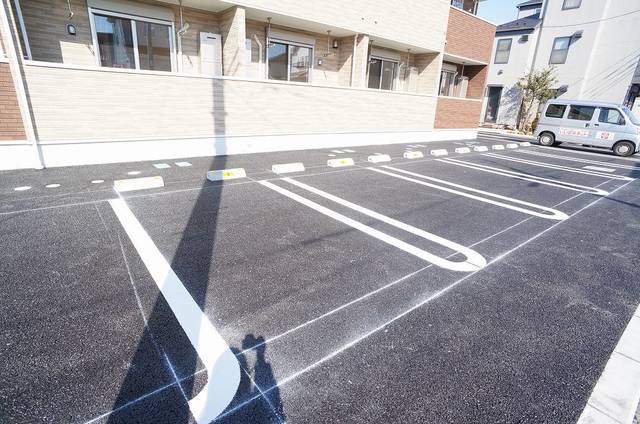 リュエル 駐車場