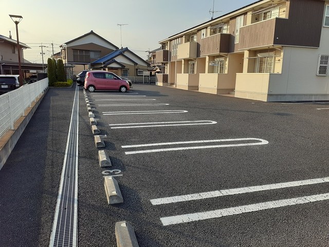 グラン・マルシェ 駐車場