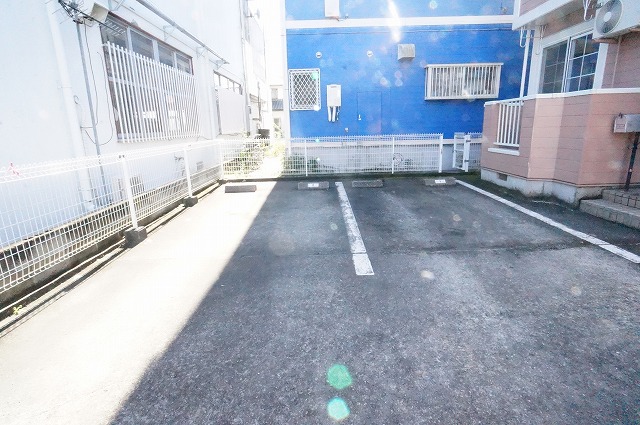 リヴ・シャンティ 駐車場