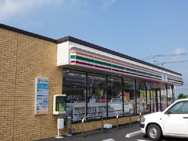 アルワクトＣ セブンイレブン西真岡店まで930m