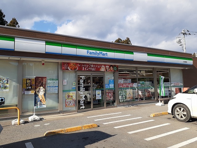 コンフォルト　Ⅱ ファミリーマート日光高徳店まで800m