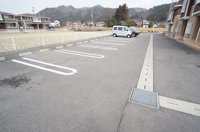 コンフォルト　Ⅱ 駐車場