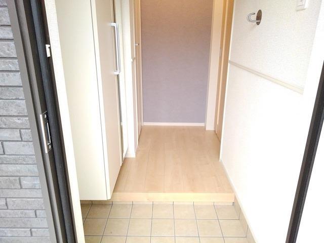 ロイヤルハイツＡ棟 玄関