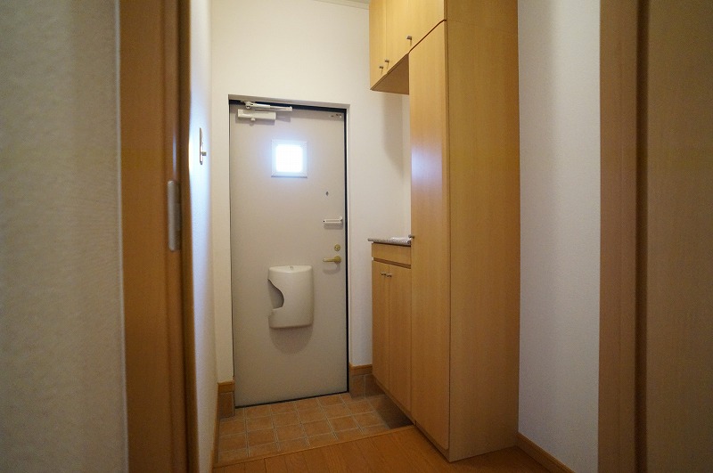 アザレア　五番館 玄関