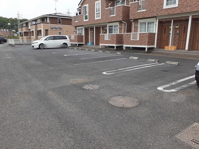 ヴィラ・ソリアードＡ 駐車場