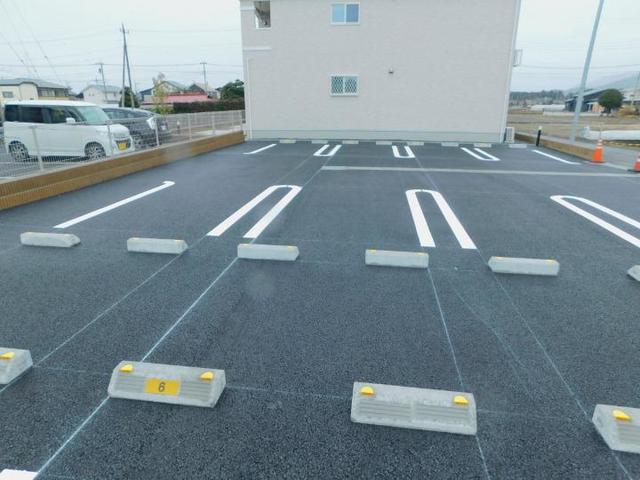 ベルフルール 駐車場