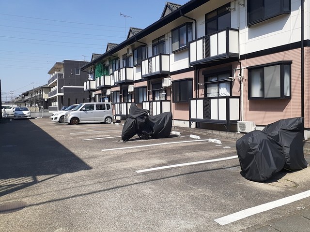 アビーロードＣ 駐車場