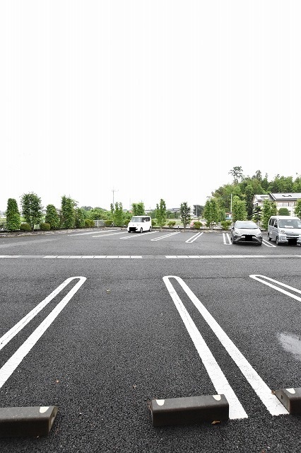 クラージュ　アン 駐車場