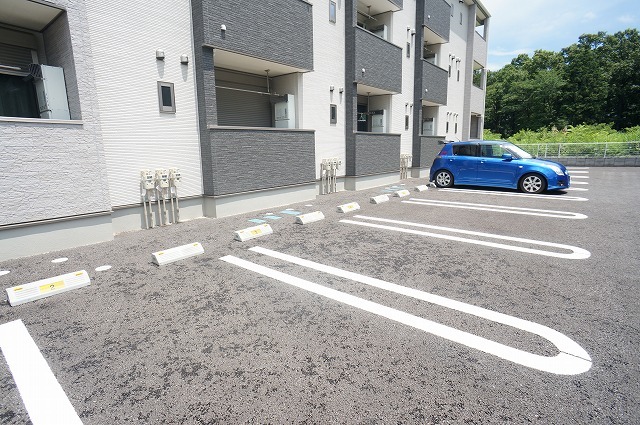 ヴェールレビクトワール 駐車場