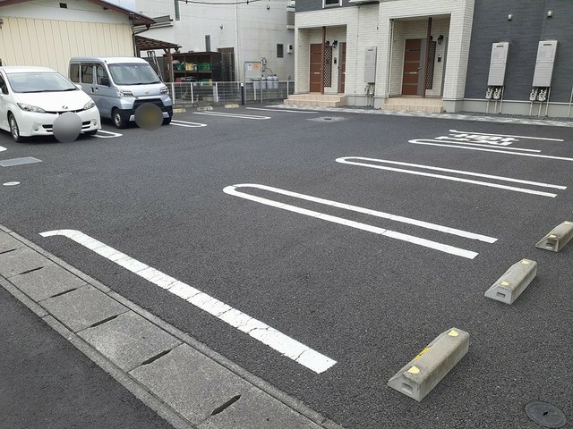 クレール上三川 駐車場